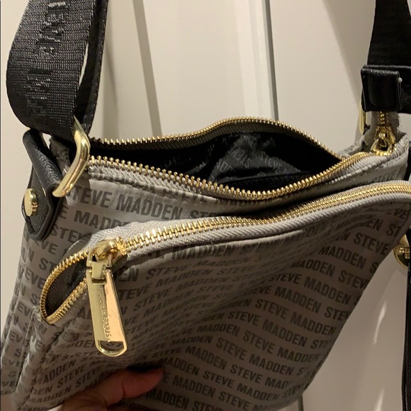 Steve Madden Crossbody - Picture 4 of 5
